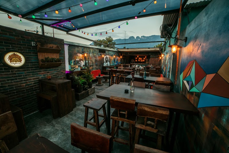 Mapache Gastropub